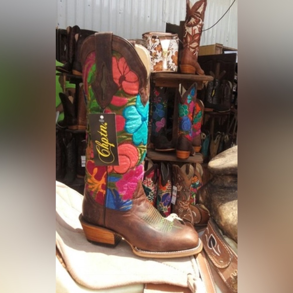 Hand embroidered cowboy western boots